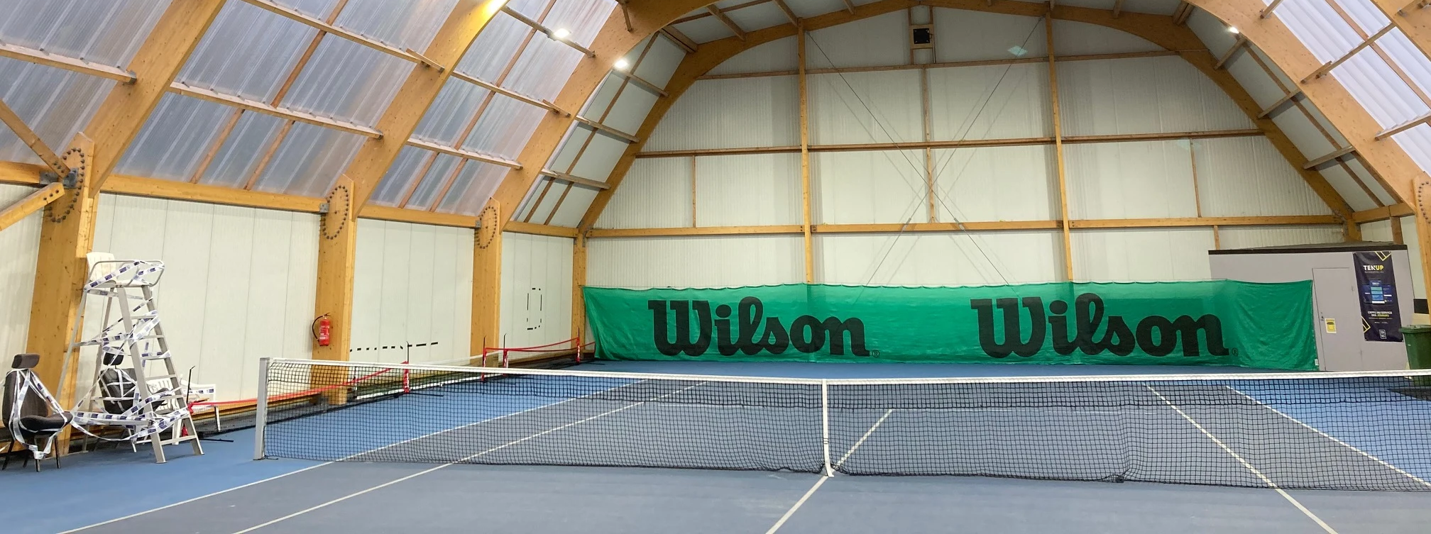 Terrain de Tennis Couvert